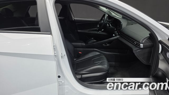 Hyundai AVANTE 2023 — photo 11
