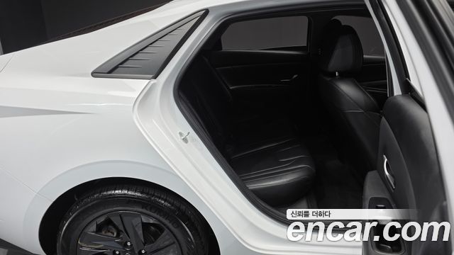Hyundai AVANTE 2023 — photo 12