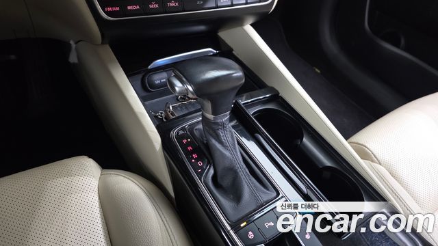 Kia K7 2016 — photo 12