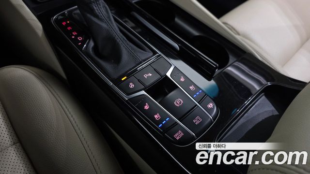Kia K7 2016 — photo 22