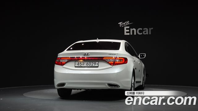 Hyundai Grandeur 2011 — photo 4