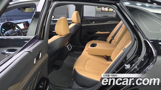Kia K5 2022 — photo 17