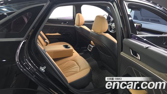 Kia K5 2022 — photo 18