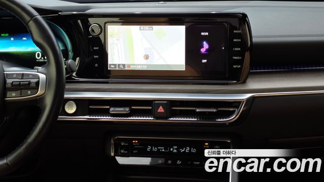 Kia K5 2022 — photo 22