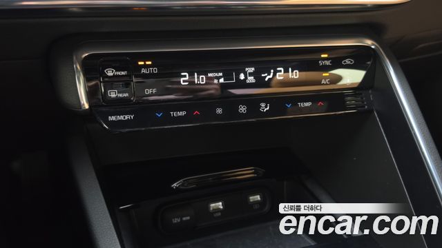 Kia K5 2022 — photo 32