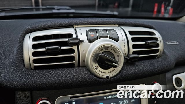 Smart Fortwo 2011 — photo 16
