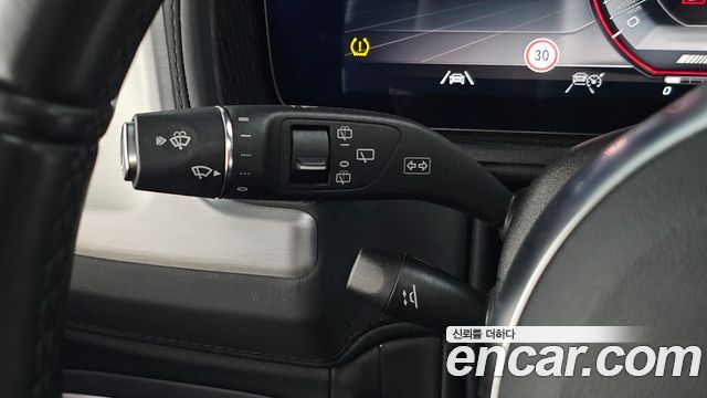 Mercedes-Benz G-Class 2023 — photo 31
