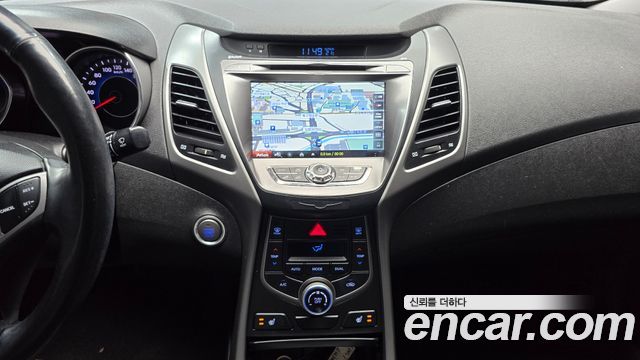 Hyundai AVANTE 2015 — photo 14