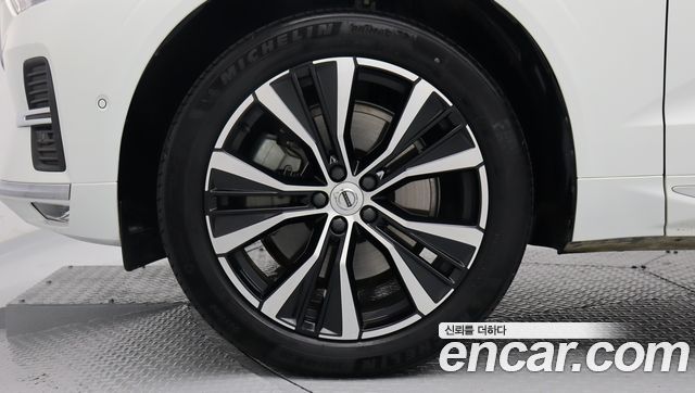 Volvo XC60 2025 — photo 3