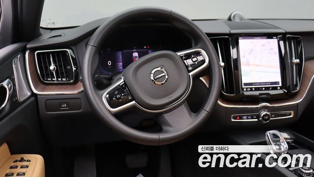 Volvo XC60 2025 — photo 12