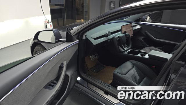 Tesla Model 3 2025 — photo 13