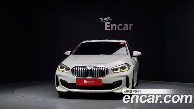 BMW 1-Series 2021 — photo 3