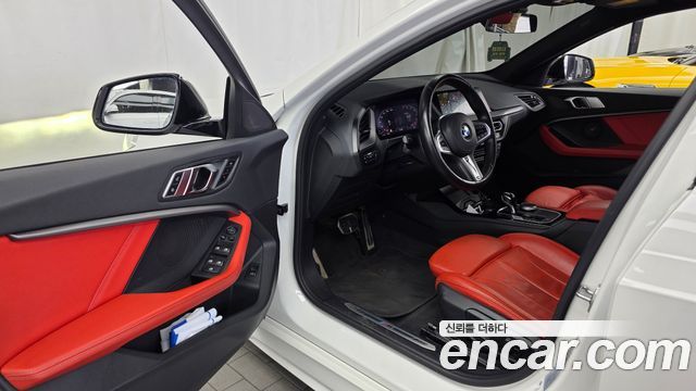 BMW 1-Series 2021 — photo 13