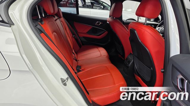 BMW 1-Series 2021 — photo 18