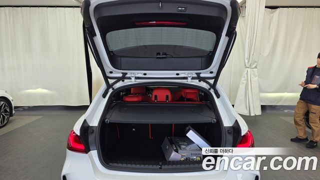 BMW 1-Series 2021 — photo 26