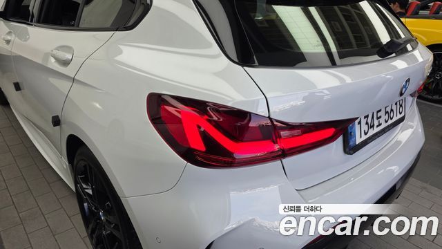 BMW 1-Series 2021 — photo 9