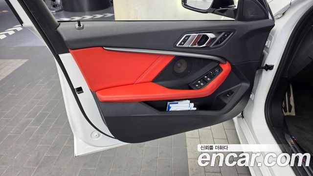 BMW 1-Series 2021 — photo 14