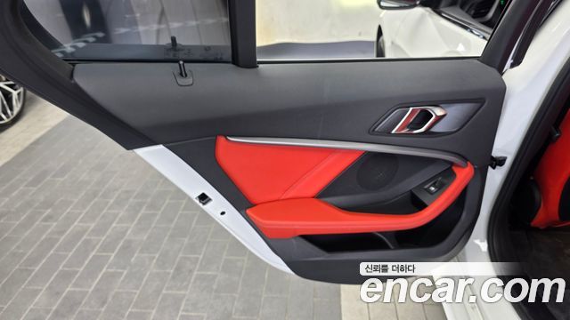 BMW 1-Series 2021 — photo 15