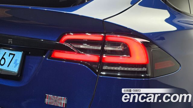 Tesla Model X 2023 — photo 9