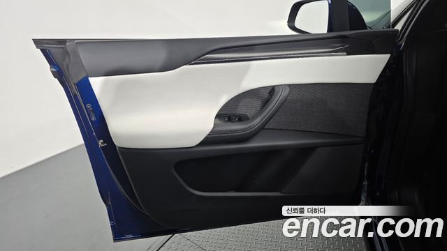 Tesla Model X 2023 — photo 14