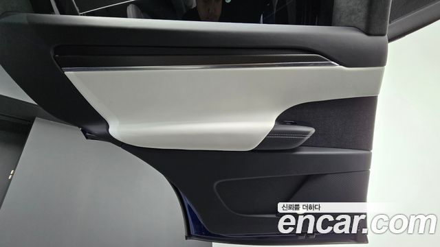 Tesla Model X 2023 — photo 15