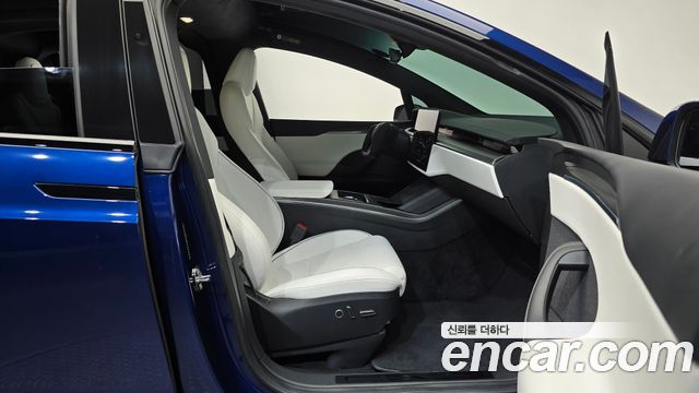 Tesla Model X 2023 — photo 16