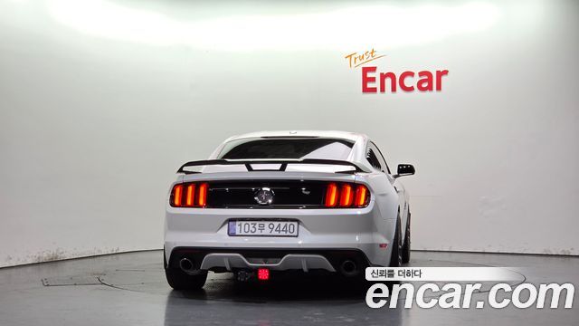 Ford Mustang 2017 — photo 4