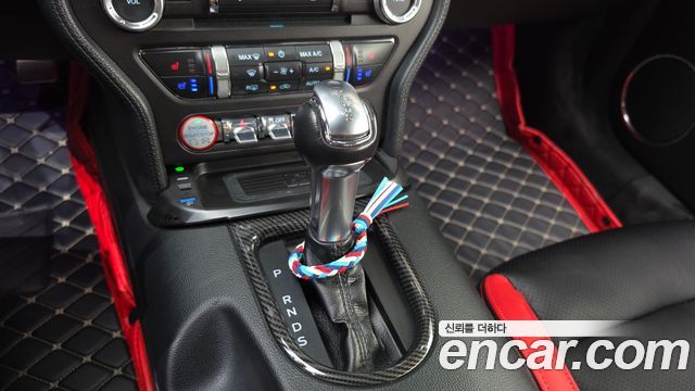 Ford Mustang 2017 — photo 12