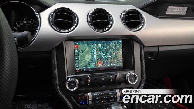 Ford Mustang 2017 — photo 20
