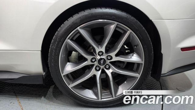 Ford Mustang 2017 — photo 7