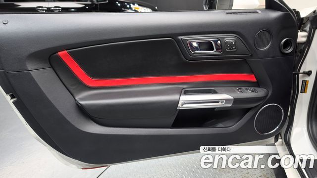 Ford Mustang 2017 — photo 15