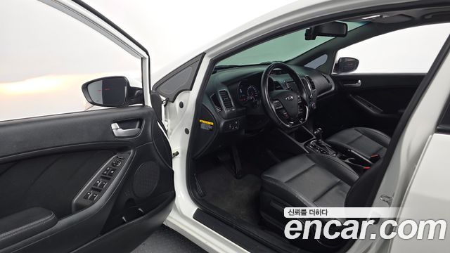 Kia K3 2017 — photo 13