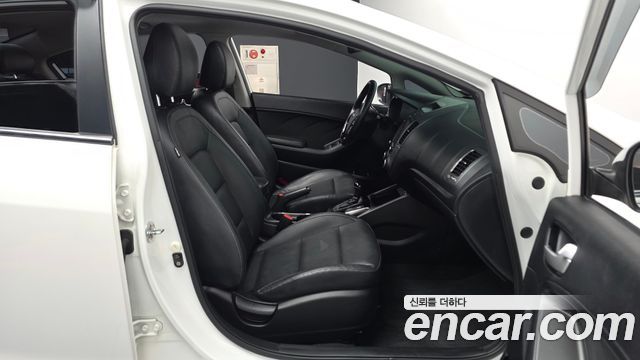 Kia K3 2017 — photo 17