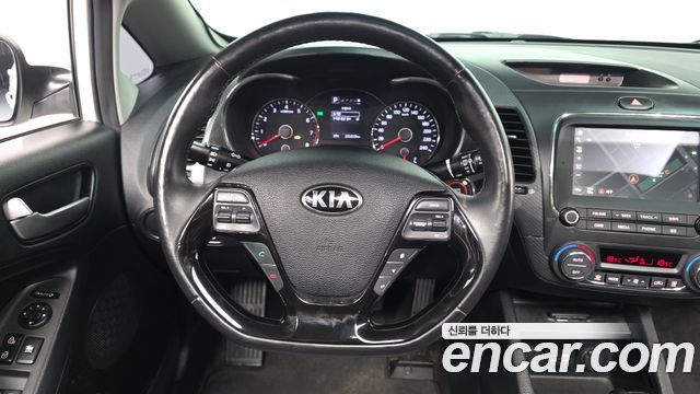 Kia K3 2017 — photo 19