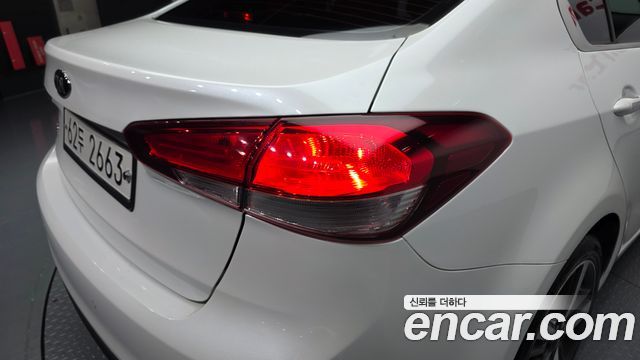 Kia K3 2017 — photo 9