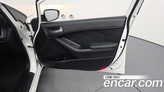 Kia K3 2017 — photo 14