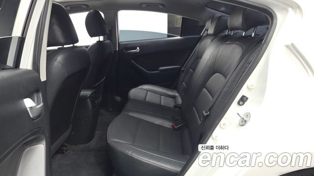 Kia K3 2017 — photo 16
