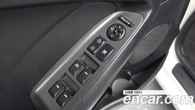 Kia K3 2017 — photo 29