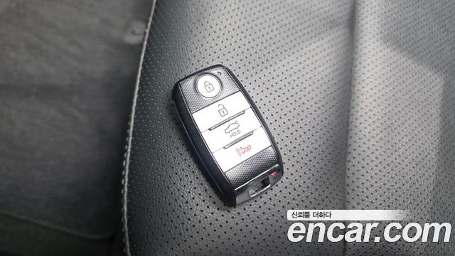 Kia K3 2017 — photo 31
