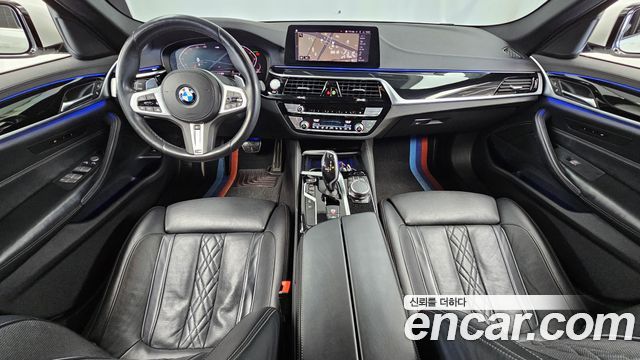 BMW 5-Series 2020 — photo 10