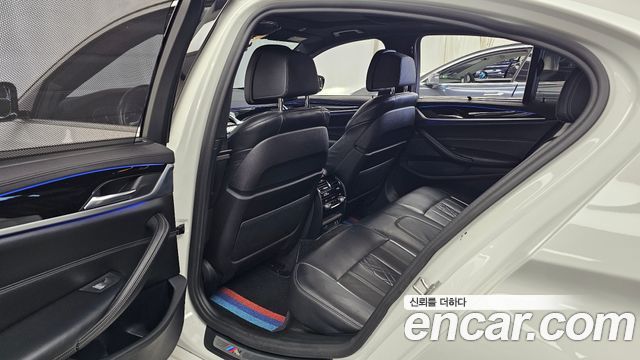 BMW 5-Series 2020 — photo 18