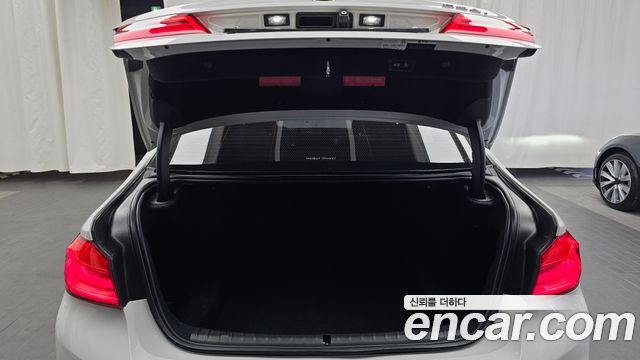 BMW 5-Series 2020 — photo 24
