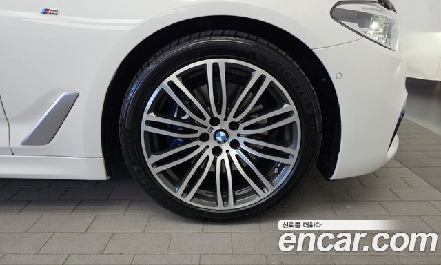 BMW 5-Series 2020 — photo 7