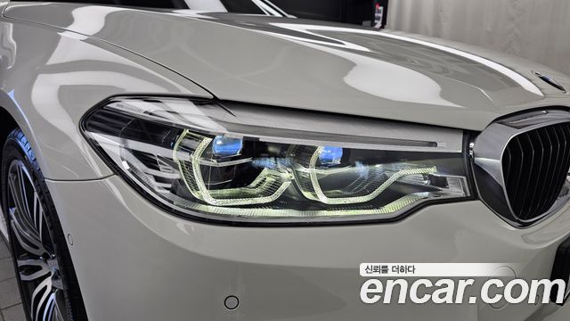 BMW 5-Series 2020 — photo 8