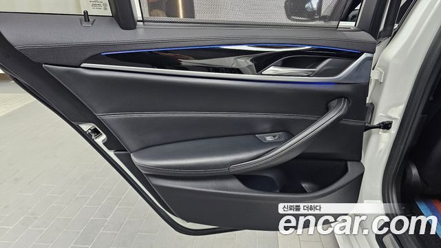 BMW 5-Series 2020 — photo 15