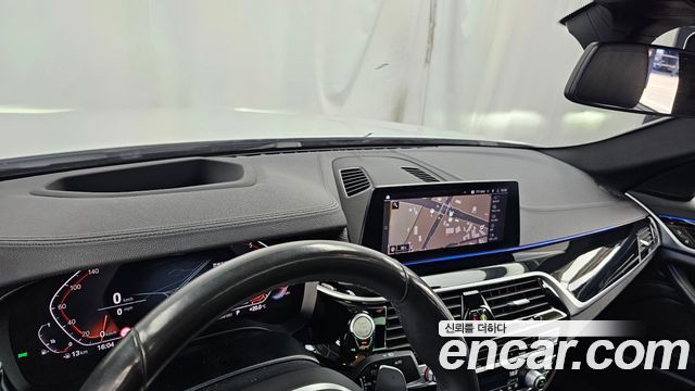 BMW 5-Series 2020 — photo 30