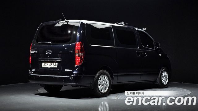 Hyundai Starex 2019 — photo 2