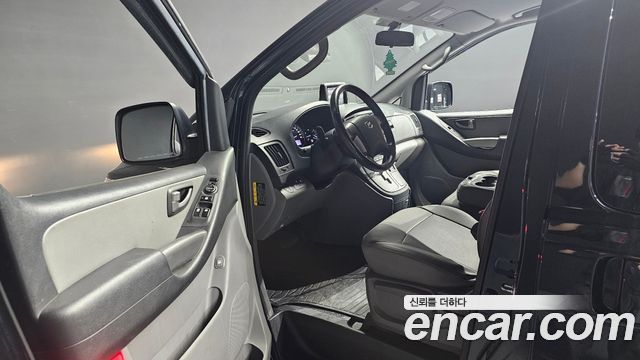 Hyundai Starex 2019 — photo 13