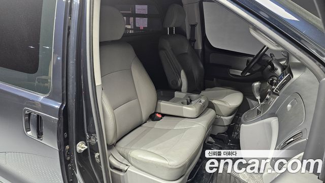 Hyundai Starex 2019 — photo 18