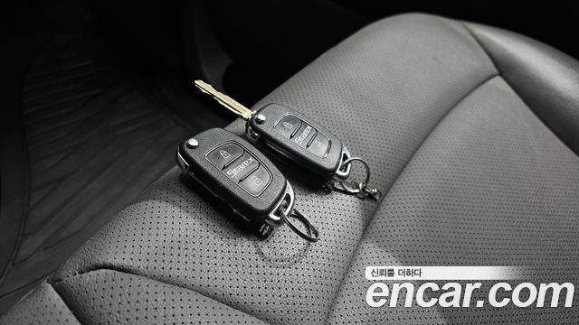 Hyundai Starex 2019 — photo 25